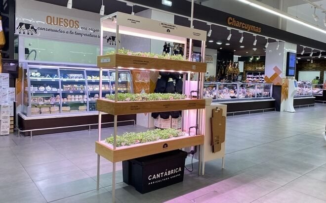Módulo de cultivo hidropónico instalado en un supermercado MASYMAS
